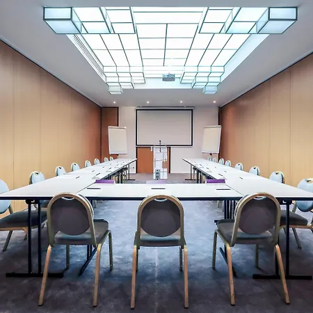 南锡中心火车站美居酒店 4*