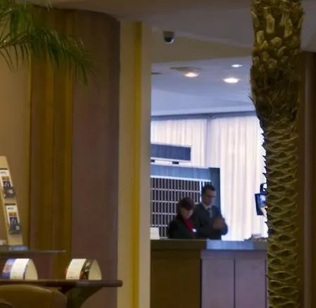 Mercure Centre Gare Hotel 4*