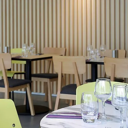 Mercure Centre Gare Hotell 4*