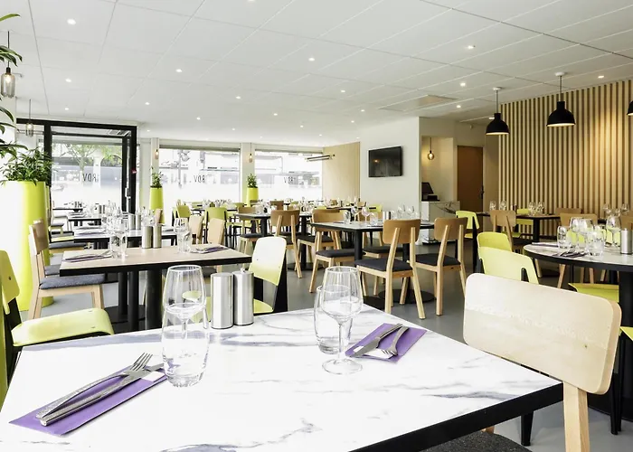 Mercure Centre Gare Hotel 4*