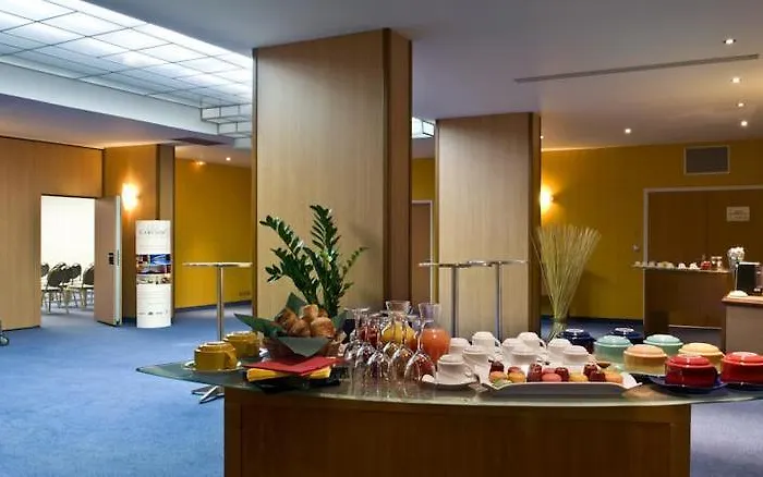 Mercure Centre Gare 4* נאנסי